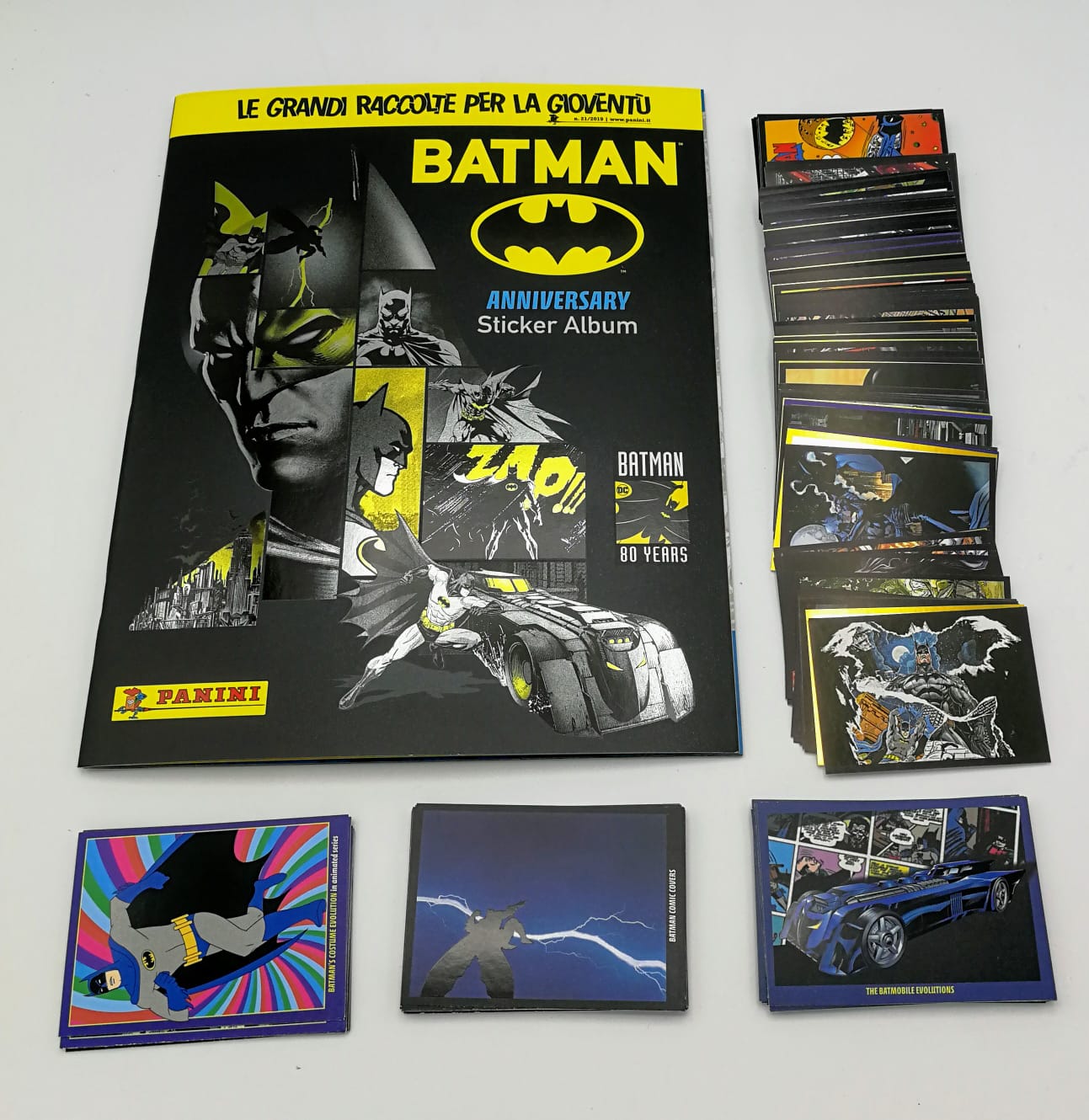 Batman 2019 80 anniversary Panini Album + Set completo 192 figurine e 36  Cards - manuelkant